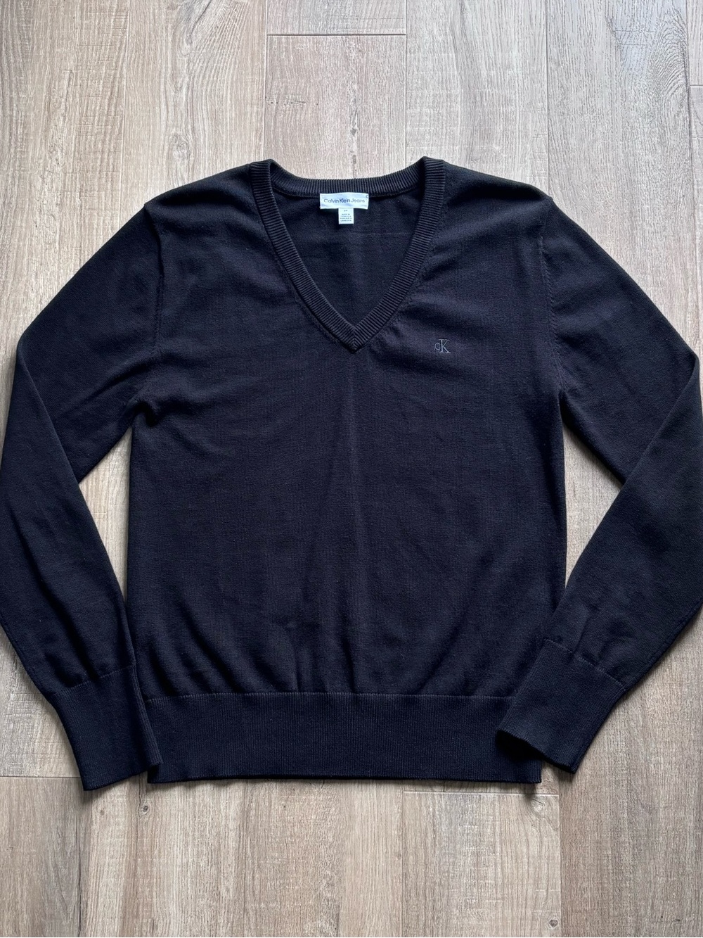 Calvin Klein V-Neck Longsleeve Knit Sweater Top in Black